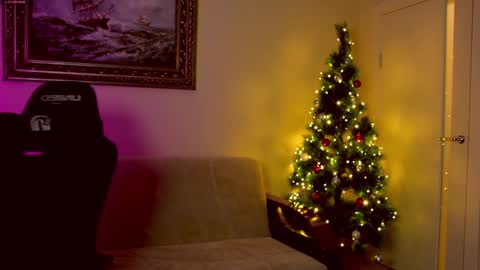 Mia online show from 12-15-24, 07:02