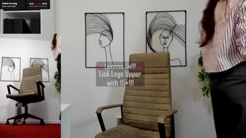 Snapshot of legswattitude chatting on 01-09-25, 12:41 Elle online show from 01-09-25, 12:41