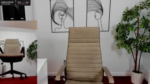 Snapshot of legswattitude chatting on 02-10-25, 12:50 Elle online show from 02-10-25, 12:50