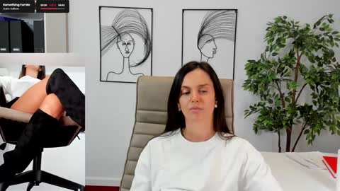 Snapshot of legswattitude chatting on 03-07-25, 02:12 Elle online show from 03-07-25, 02:12