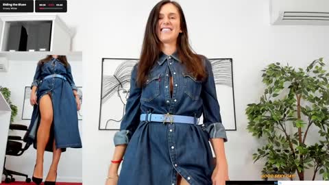 Snapshot of legswattitude chatting on 03-12-25, 11:53 Elle online show from 03-12-25, 11:53