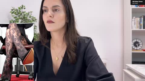 Snapshot of legswattitude chatting on 11-11-25, 03:23 Elle online show from 11-11-25, 03:23