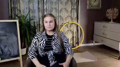 Jennifer online show from 08-02-26, 12:58