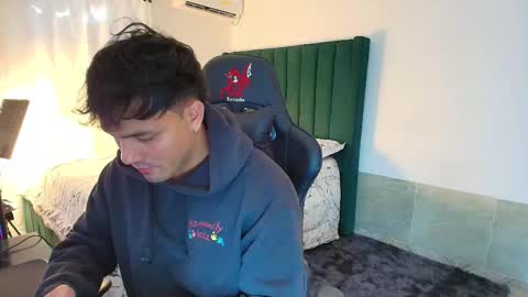  Lei  online show from 12-20-25, 07:10