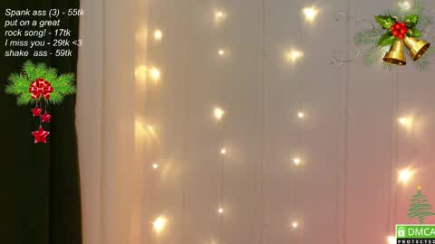 Snapshot of leia_bell chatting on 12-15-24, 04:48 hey Im Leia and I love rock  online show from 12-15-24, 04:48
