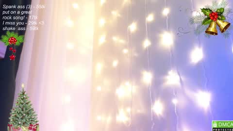 Snapshot of leia_bell chatting on 12-24-24, 03:47 hey Im Leia and I love rock  online show from 12-24-24, 03:47