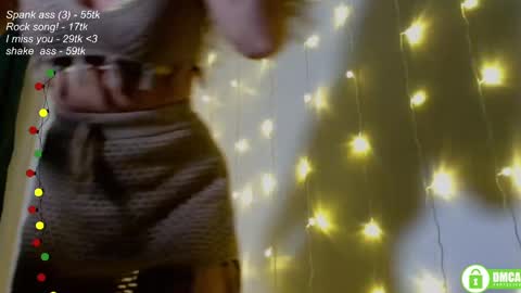 Snapshot of leia_bell chatting on 01-17-25, 06:12 hey Im Leia and I love rock  online show from 01-17-25, 06:12