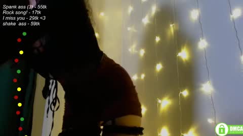 Snapshot of leia_bell chatting on 01-25-25, 05:19 hey Im Leia and I love rock  online show from 01-25-25, 05:19