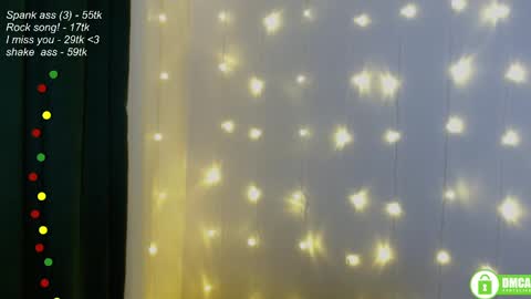 Snapshot of leia_bell chatting on 01-26-25, 08:23 hey Im Leia and I love rock  online show from 01-26-25, 08:23