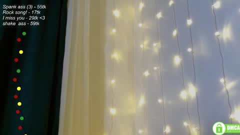 Snapshot of leia_bell chatting on 02-09-25, 05:33 hey Im Leia and I love rock  online show from 02-09-25, 05:33