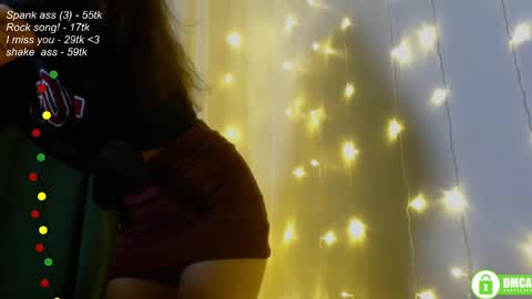 Snapshot of leia_bell chatting on 02-23-25, 06:12 hey Im Leia and I love rock  online show from 02-23-25, 06:12