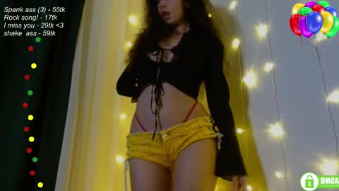 Snapshot of leia_bell chatting on 02-28-25, 06:41 hey Im Leia and I love rock  online show from 02-28-25, 06:41