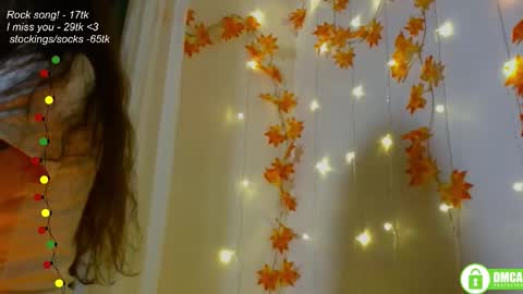 Snapshot of leia_bell chatting on 10-04-25, 07:01 hey Im Leia and I love rock  online show from 10-04-25, 07:01