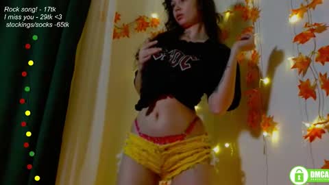 Snapshot of leia_bell chatting on 10-18-25, 07:14 hey Im Leia and I love rock  online show from 10-18-25, 07:14