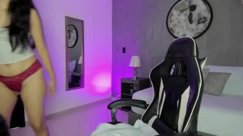 L E I A online show from 11-19-25, 12:16