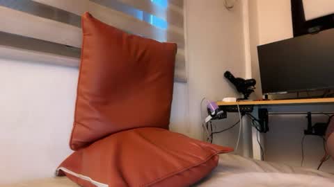 Leiah online show from 06-18-26, 05:19
