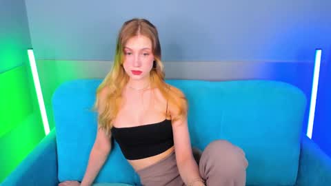 Snapshot of leiawow chatting on 02-26-25, 11:52 leiawow online show from 02-26-25, 11:52