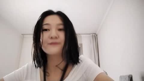 Ur sunny Leigh online show from 10-16-25, 02:18