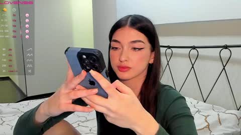 Leila online show from 01-16-25, 06:48