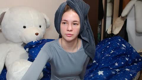 leila_bambi online show from 01-29-25, 03:12