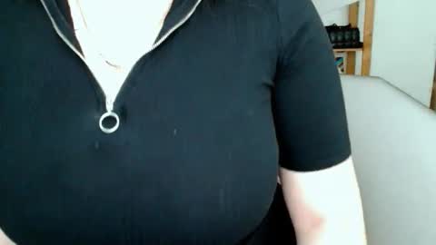 Leila online show from 09-21-25, 09:22