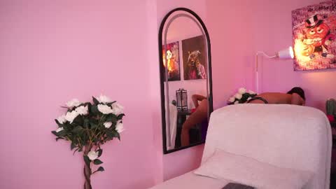Snapshot of leilakali chatting on 06-28-26, 08:53 Leila online show from 06-28-26, 08:53