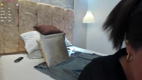 leilapons online show from 10-29-25, 05:47