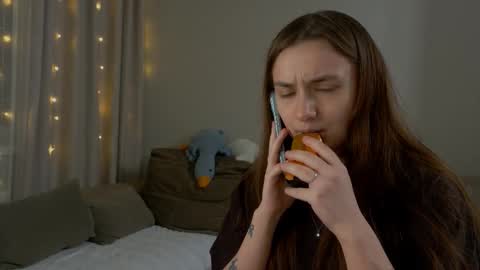 Snapshot of lelia_vibe chatting on 03-06-26, 06:15 Lelia online show from 03-06-26, 06:15