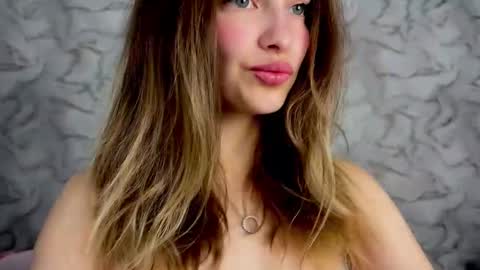 Snapshot of lemonhazeeee chatting on 10-18-25, 08:26 Lemonhazeeee online show from 10-18-25, 08:26