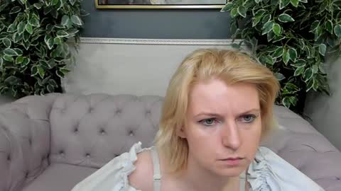 Snapshot of lena_paulles chatting on 12-11-24, 09:52 Lena online show from 12-11-24, 09:52