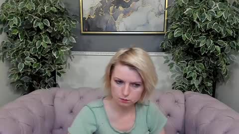 Snapshot of lena_paulles chatting on 01-21-25, 01:00 Lena online show from 01-21-25, 01:00