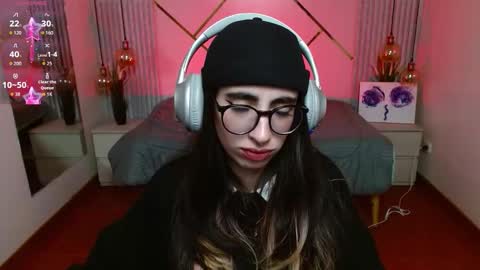 Snapshot of lena_roses chatting on 03-19-26, 09:19 Lena online show from 03-19-26, 09:19