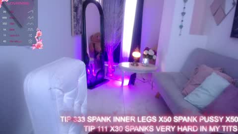 Snapshot of lena_w2 chatting on 01-29-25, 06:39 Lena LOOK MY AMAZON LIST ON MY BIO online show from 01-29-25, 06:39