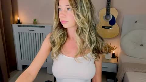 Snapshot of lenamuti chatting on 06-01-26, 03:36 Lena online show from 06-01-26, 03:36