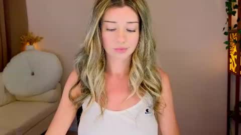 Lena online show from 06-26-26, 10:41