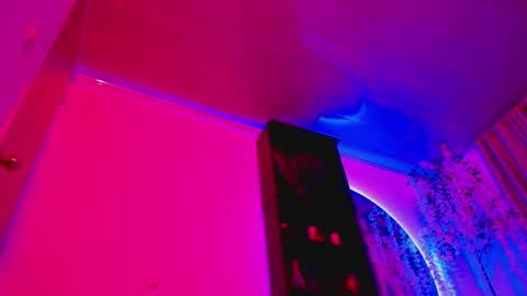 Lenna Kang online show from 02-22-25, 04:07