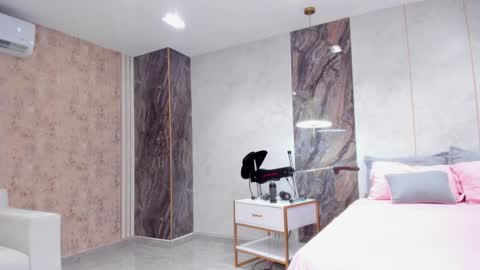 Lenathompson online show from 01-25-25, 04:34