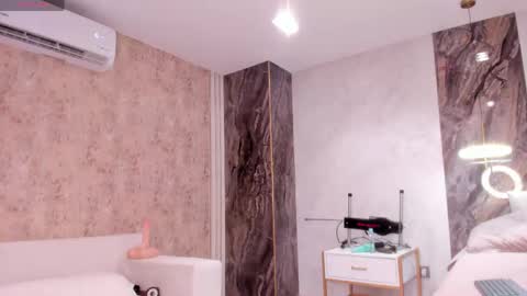 Lenathompson online show from 04-23-26, 04:46