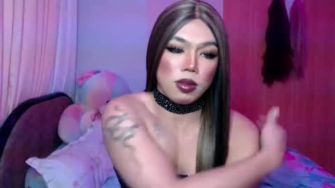 Snapshot of lenawet_0520 chatting on 12-21-25, 06:15 lena online show from 12-21-25, 06:15