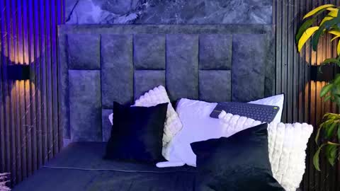 lenna_s online show from 10-13-25, 09:48