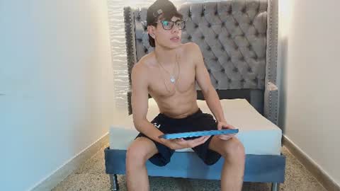 Snapshot of lenny_knox2 chatting on 06-12-26, 12:15 LENNY online show from 06-12-26, 12:15