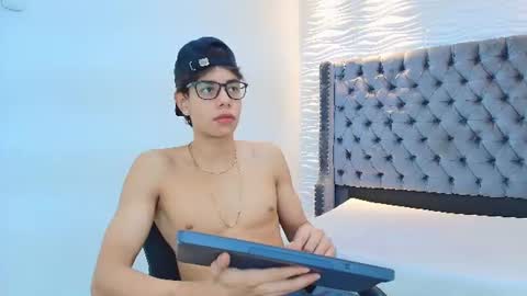 Snapshot of lenny_knox2 chatting on 06-18-26, 12:09 LENNY online show from 06-18-26, 12:09
