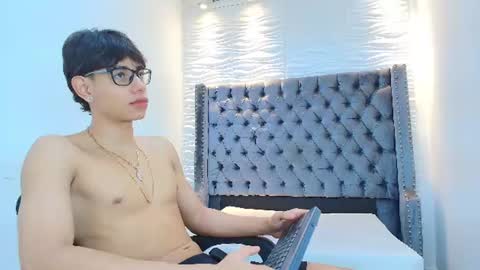 Snapshot of lenny_knox2 chatting on 07-04-26, 12:22 LENNY online show from 07-04-26, 12:22