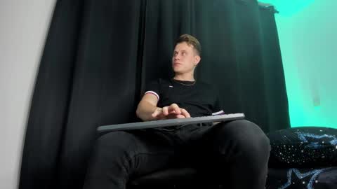 Yesid online show from 02-05-25, 02:51