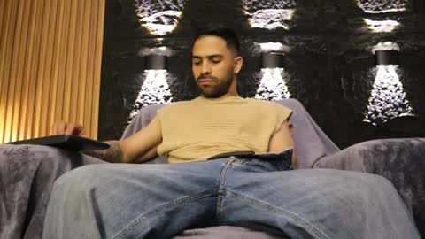 Leo  Diaz online show from 04-12-26, 12:37