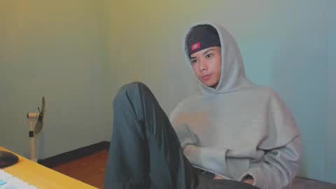 Leo online show from 10-07-25, 03:42