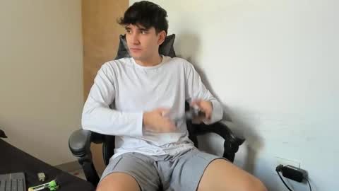 Leo Jones online show from 09-23-25, 03:15