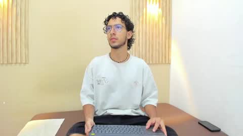 Snapshot of leo_sanz6 chatting on 06-02-26, 12:18 LEO online show from 06-02-26, 12:18