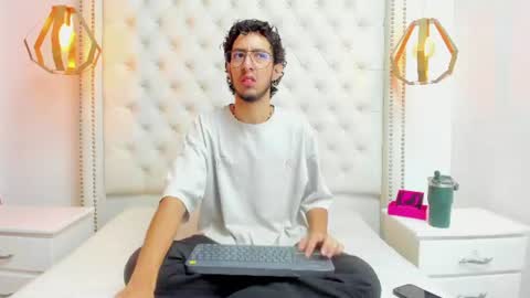 Snapshot of leo_sanz6 chatting on 06-27-26, 12:22 LEO online show from 06-27-26, 12:22