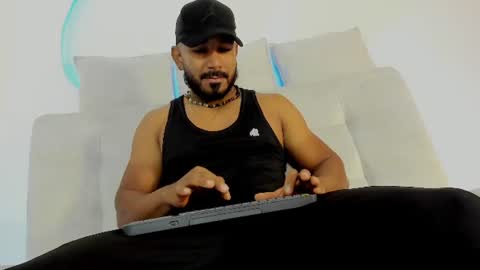 Snapshot of leocarter_ chatting on 06-11-26, 01:09 leo online show from 06-11-26, 01:09